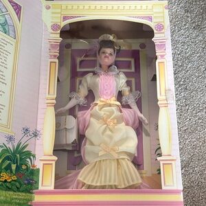 Avon special edition Elegant Barbie in Pastel Dress